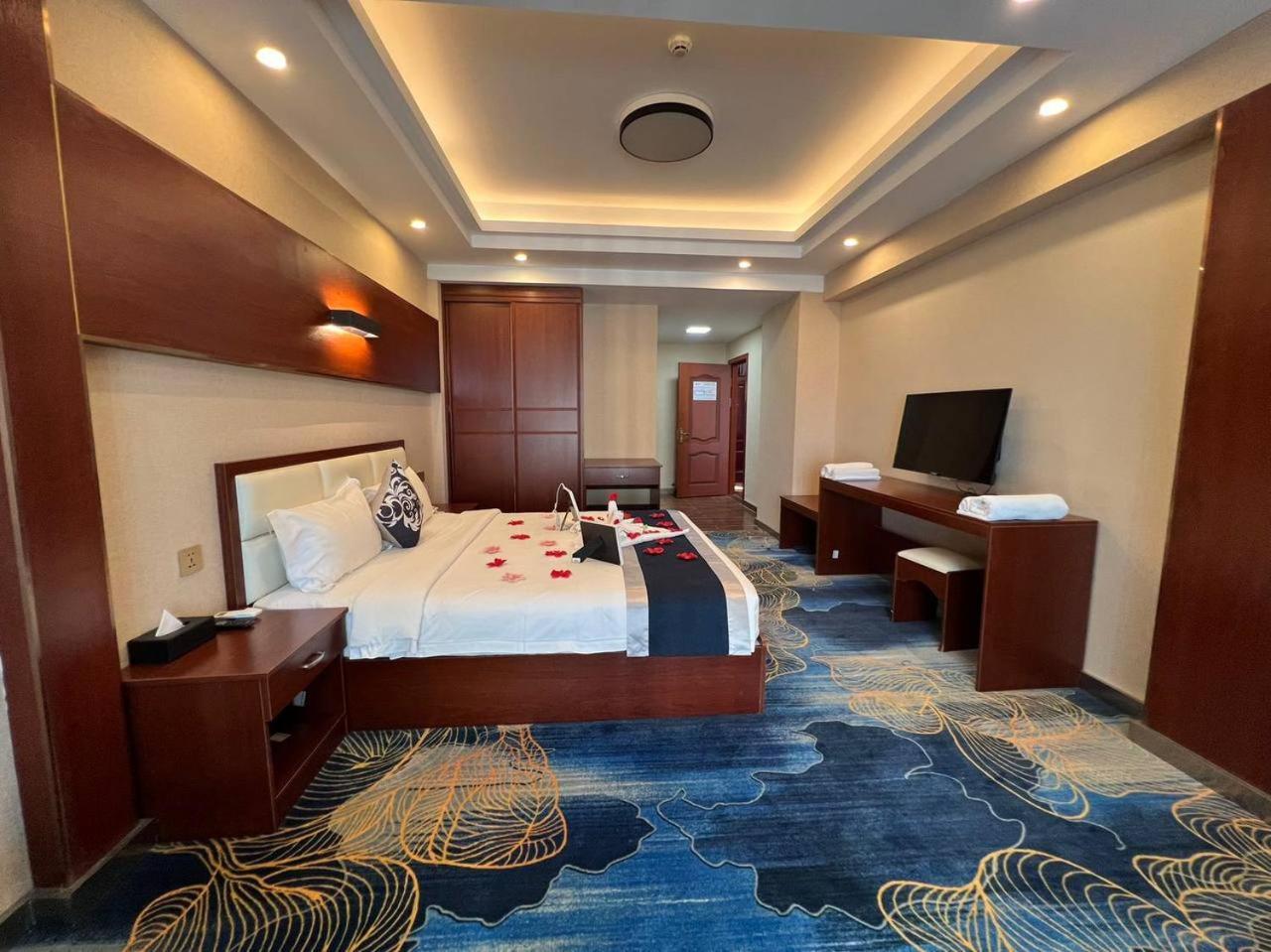 City Comfort Hotel Phnom Penh Airport Buitenkant foto