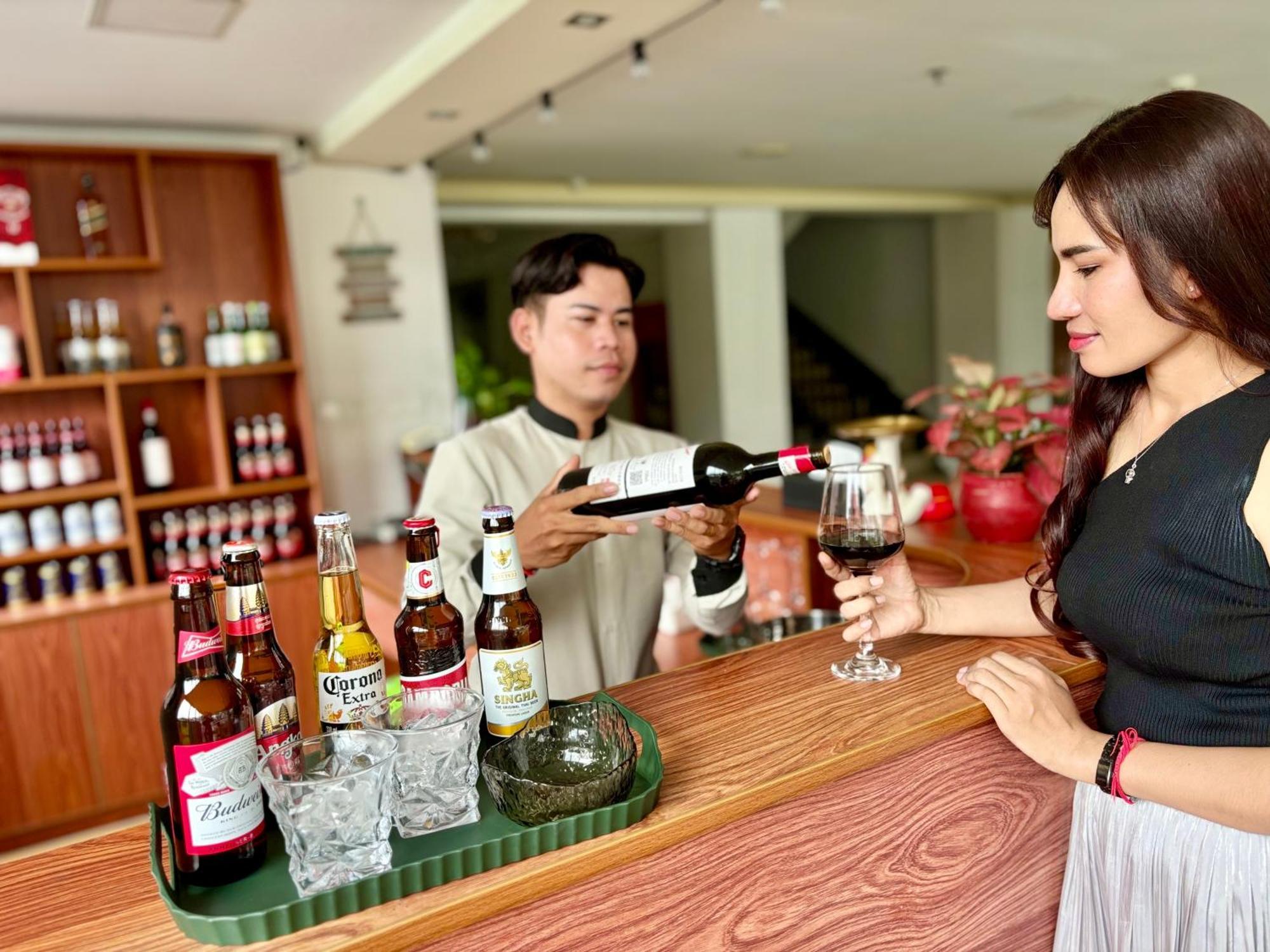 City Comfort Hotel Phnom Penh Airport Buitenkant foto