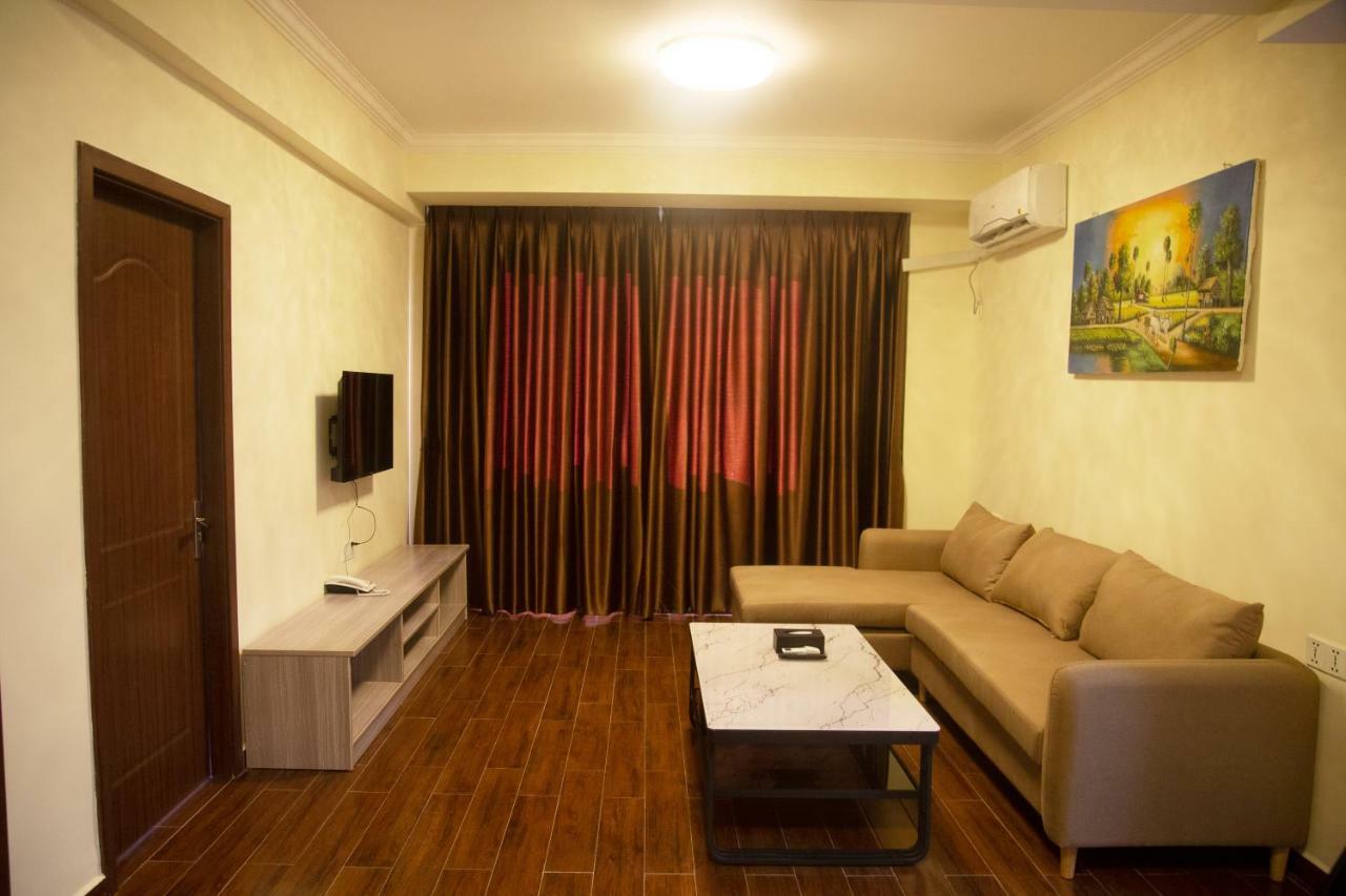 City Comfort Hotel Phnom Penh Airport Buitenkant foto